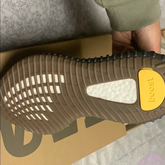 YEEZY BOOST 350 V2 Cinder - Picture 10 of 12